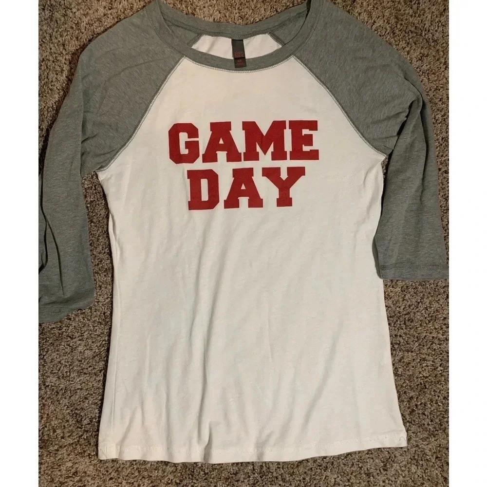 Graphic T GAME DAY sport tshirt size small